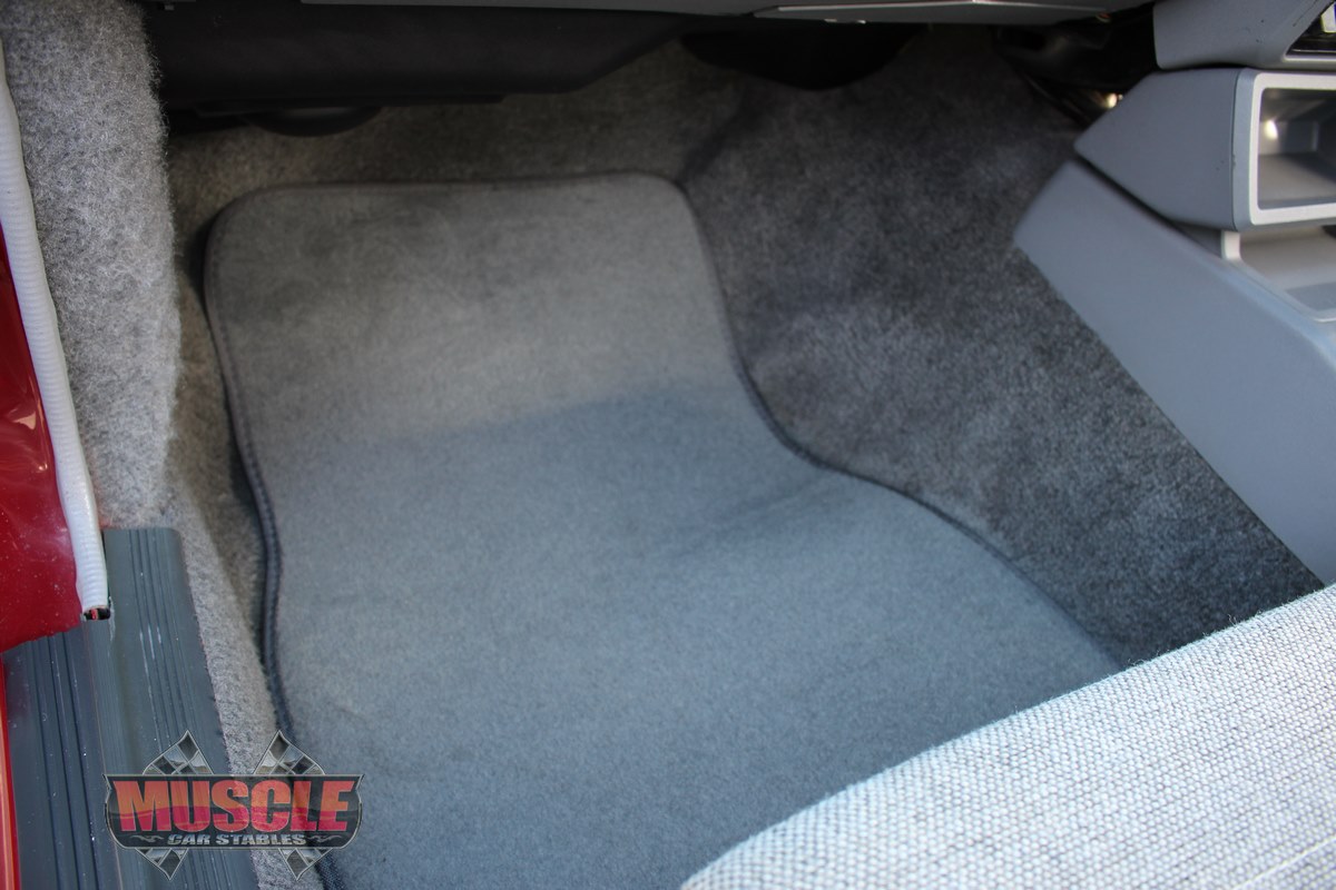 HDT VL SS Group A interior