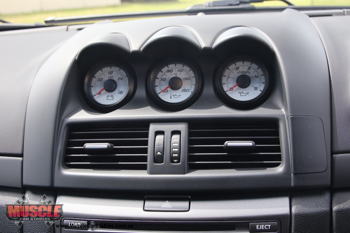 2008 VE Clubsport R8 gauges