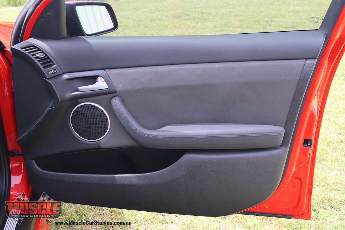 2008 VE Clubsport R8 drivers door trim