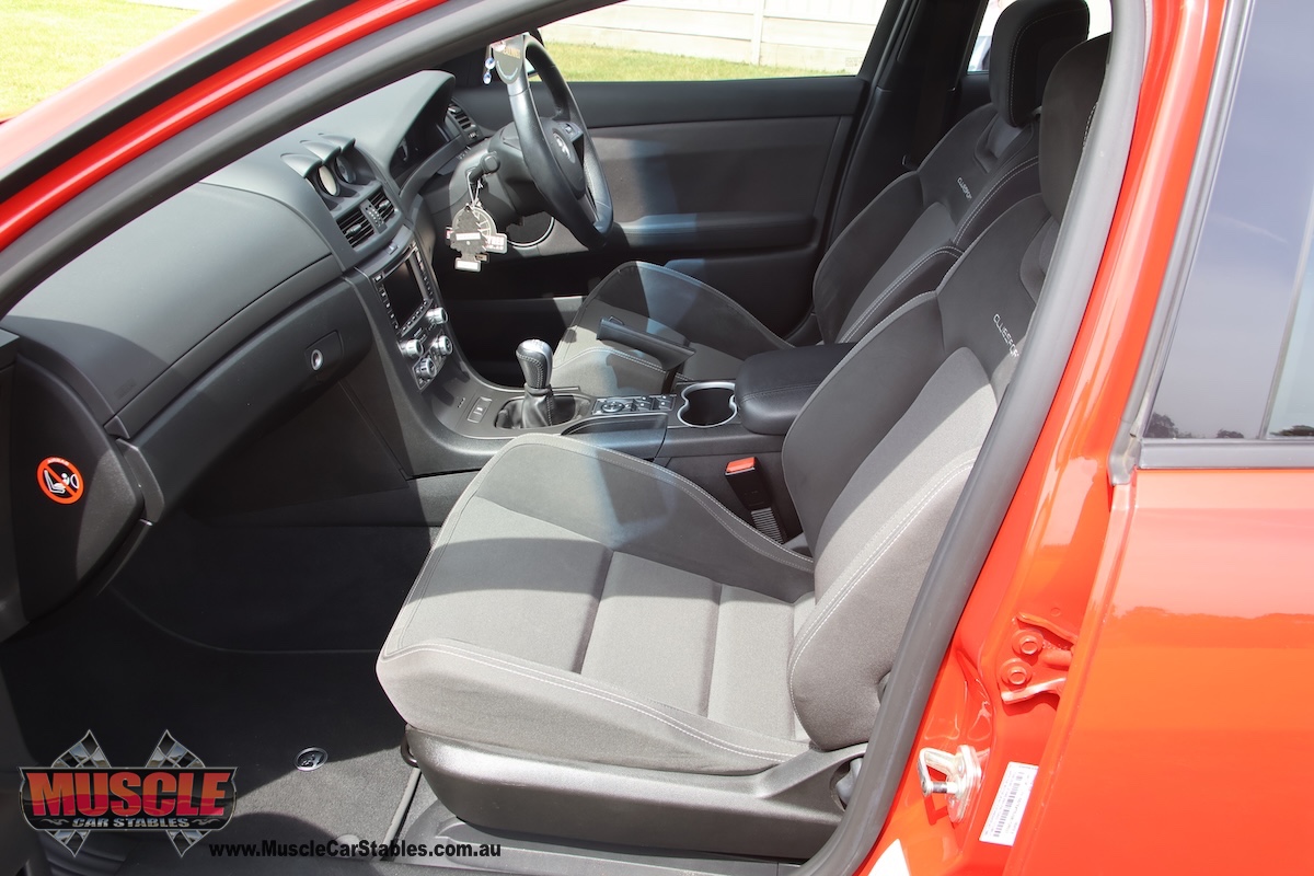 2008 VE Clubsport R8 passenger seat