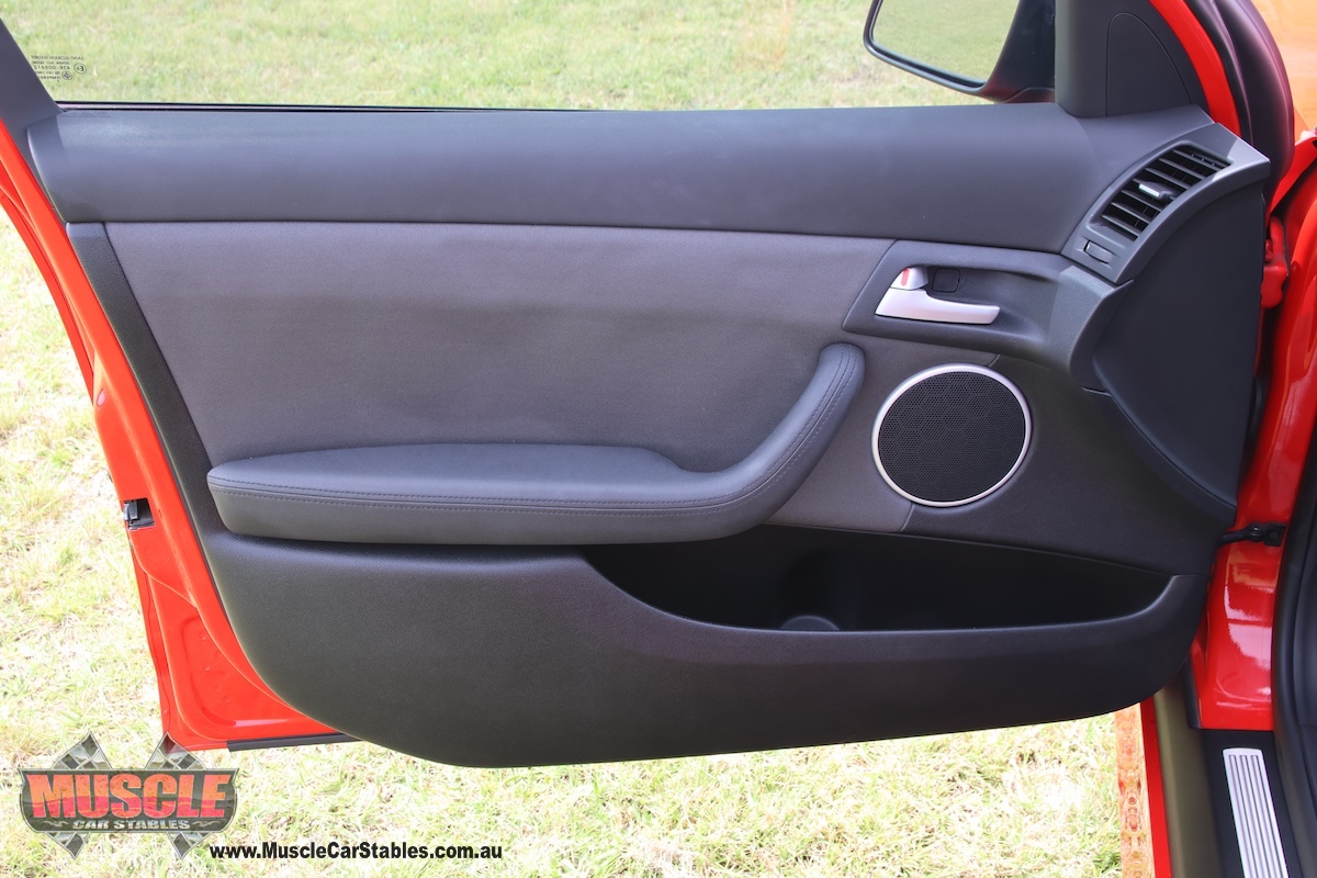 2008 VE Clubsport R8 passenger door trim